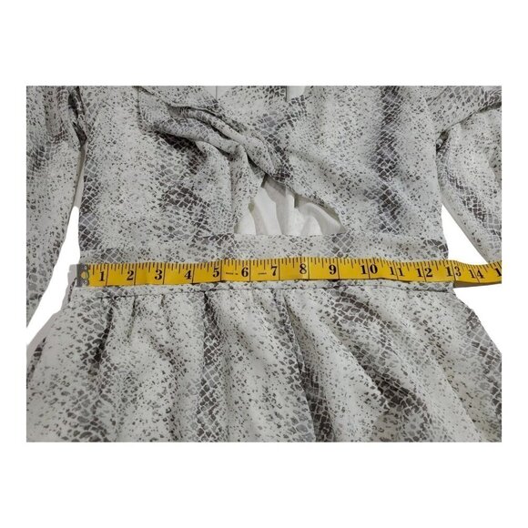 Altar'd State Women's Snakeskin Flowy Long-Sleeved Romper Jumper Size Sm… - Picture 11 of 12